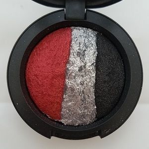 Danger Zone Mineralize Eye Shadow MAC